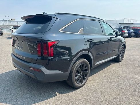 Used 2021 Kia Sorento S w/ Panoramic Sunroof Package AWD/4WD image 5