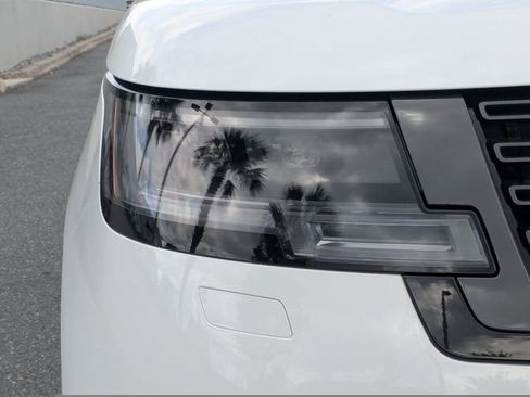 New 2026 Land Rover Range Rover Long Wheelbase SE AWD/4WD image 9