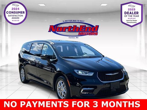 Used 2024 Chrysler Pacifica Touring-L image 1