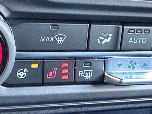 Used 2023 Ford Bronco Wildtrak image 29