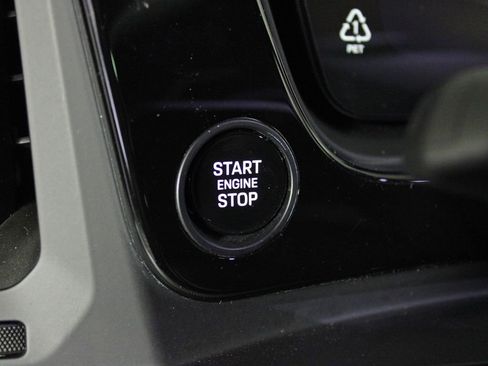 Certified 2026 Porsche Cayenne E-Hybrid Coupe image 21