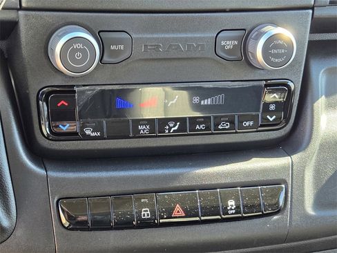 Used 2025 RAM ProMaster 2500 w/ Storage Group image 18