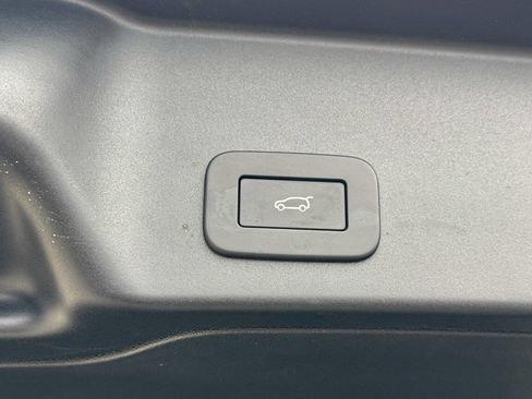 Used 2026 Land Rover Range Rover Evoque Dynamic SE image 16