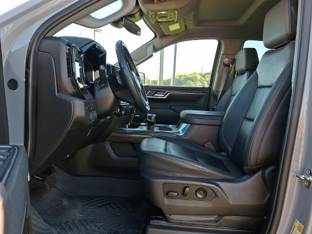 Used 2025 Chevrolet Silverado 1500 RST w/ Convenience Package II AWD/4WD image 13