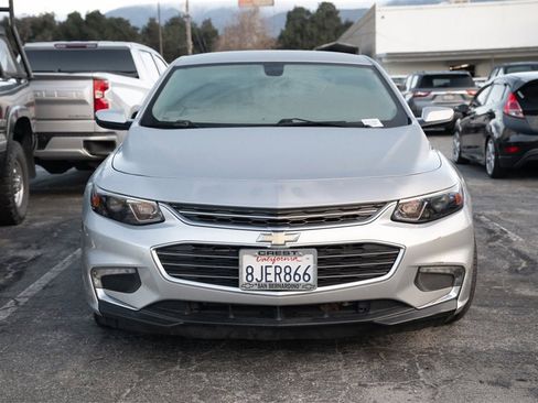Used 2017 Chevrolet Malibu LT image 2