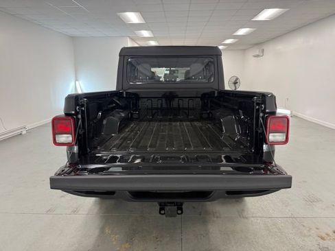 New 2026 Jeep Gladiator Sport image 8