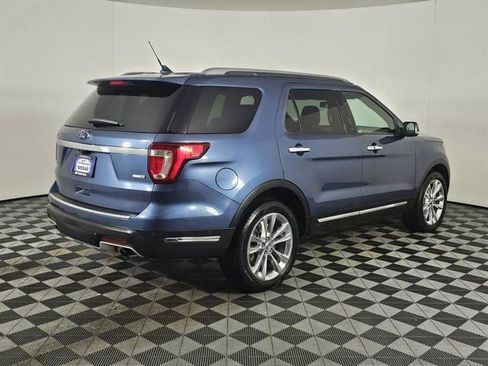 Used 2018 Ford Explorer Limited w/ Equipment Group 301A image 3