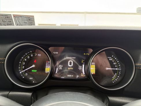 Used 2022 Jeep Wrangler Unlimited Sahara image 23