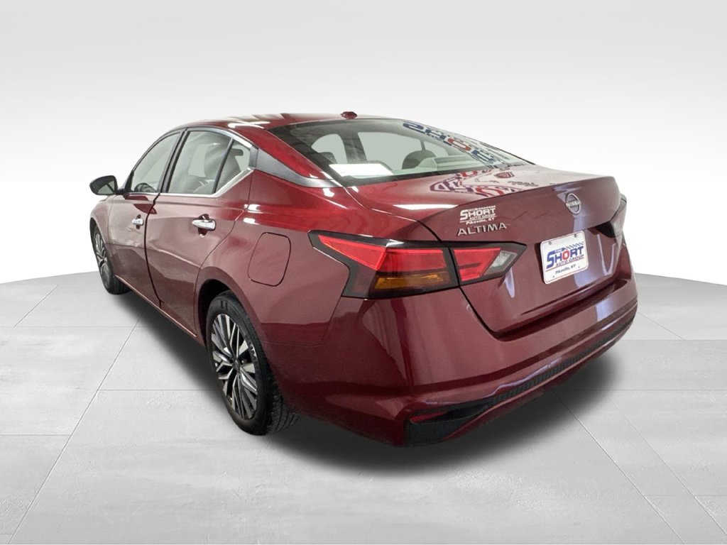 Used 2025 Nissan Altima 2.5 SV FWD image 9
