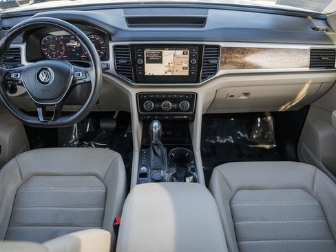 Used 2018 Volkswagen Atlas SEL Premium image 22