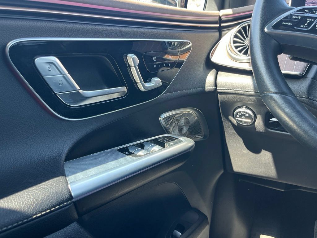 Used 2023 Mercedes-Benz EQE 350+ SUV image 23