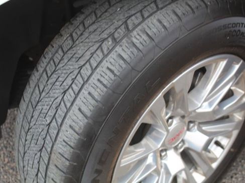 Used 2023 GMC Yukon Denali AWD/4WD image 13