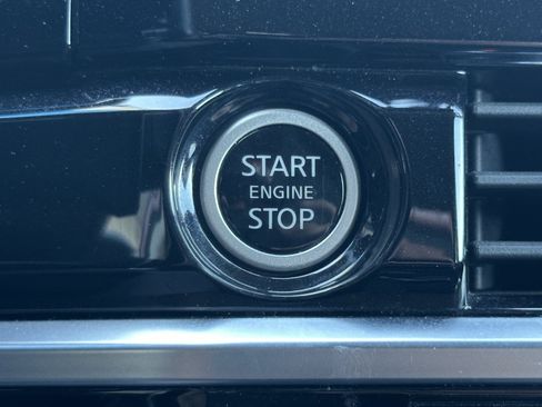 Used 2024 Nissan Pathfinder SV FWD image 22
