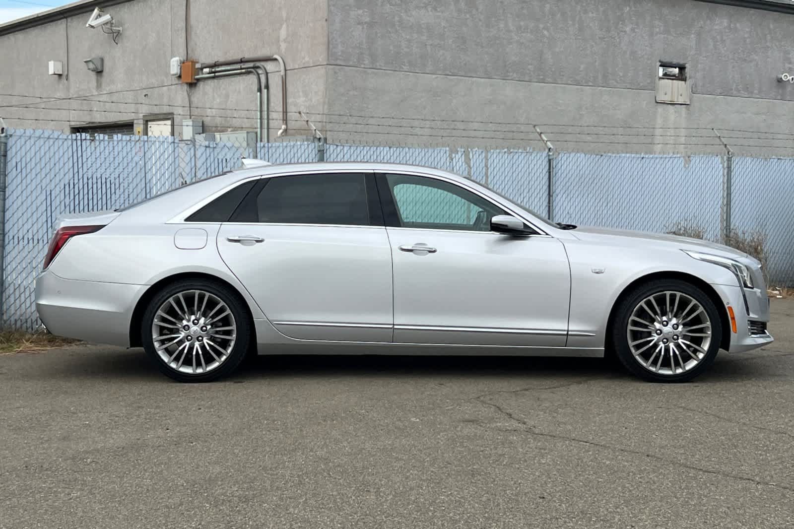 Used 2018 Cadillac CT6 Luxury w/ Active Chassis Package AWD/4WD image 6