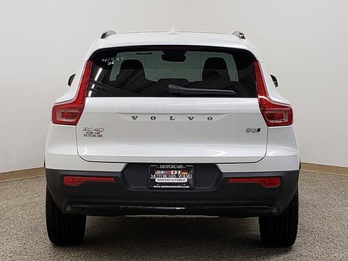 New 2026 Volvo XC40 B5 Core w/ Climate Package image 4