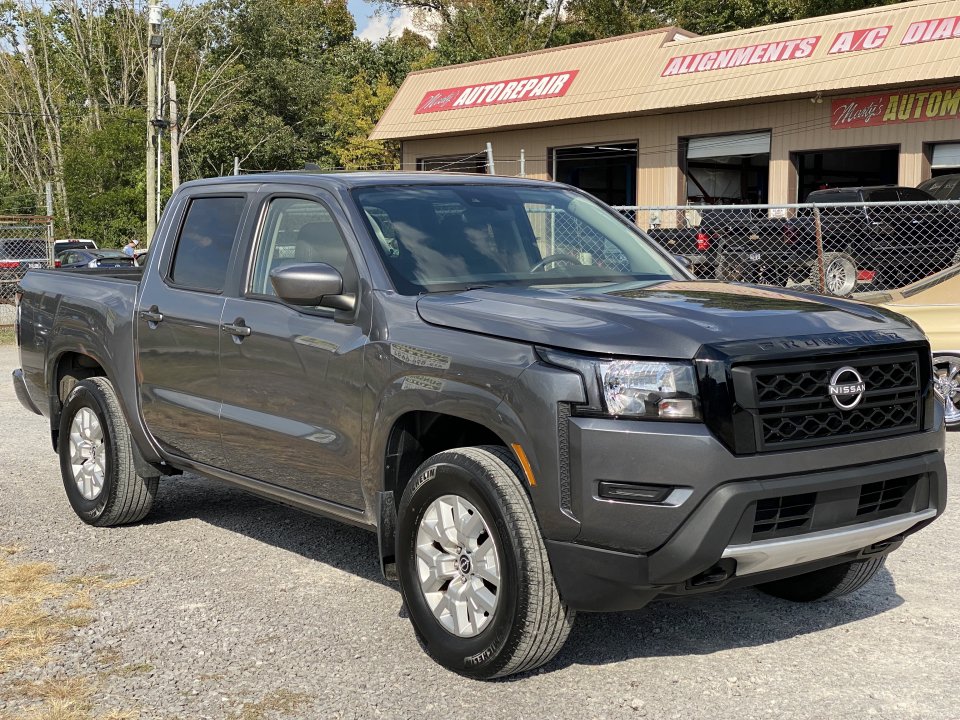 Used 2022 Nissan Frontier SV w/ Technology Package AWD/4WD image 2