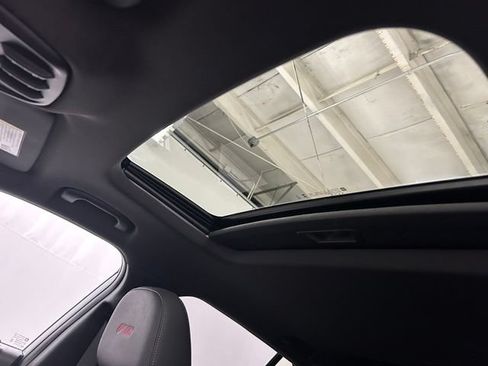 Certified 2024 Chevrolet Trax RS w/ Sunroof Package FWD image 18