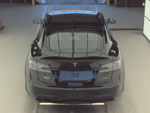 Used 2022 Tesla Model S Plaid image 7