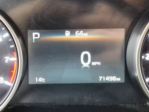 Used 2024 Kia Carnival LX image 11