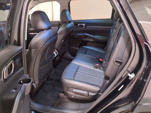 Used 2022 Kia Sorento S w/ Panoramic Sunroof Package image 14