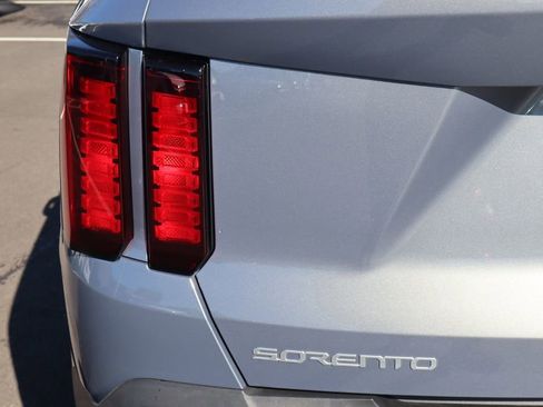 Used 2023 Kia Sorento S AWD/4WD image 29