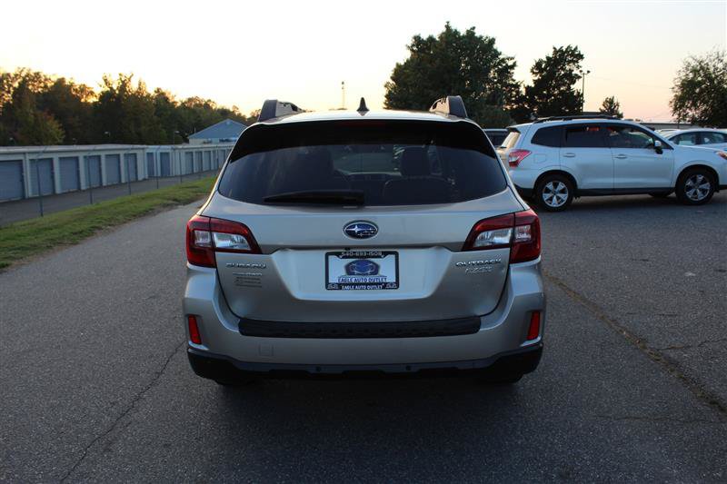 Used 2017 Subaru Outback 2.5i Limited AWD/4WD image 6
