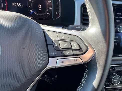 Used 2022 Volkswagen Atlas Cross Sport SE image 22