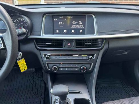 Used 2020 Kia Optima LX FWD image 13