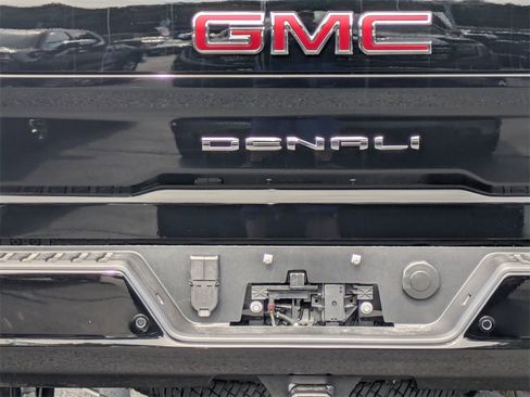 New 2025 GMC Sierra 2500 Denali w/ Denali Reserve Package image 27