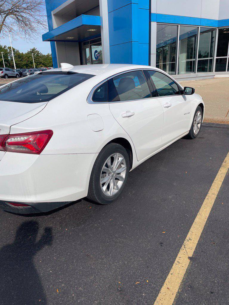 Used 2022 Chevrolet Malibu LT FWD image 3