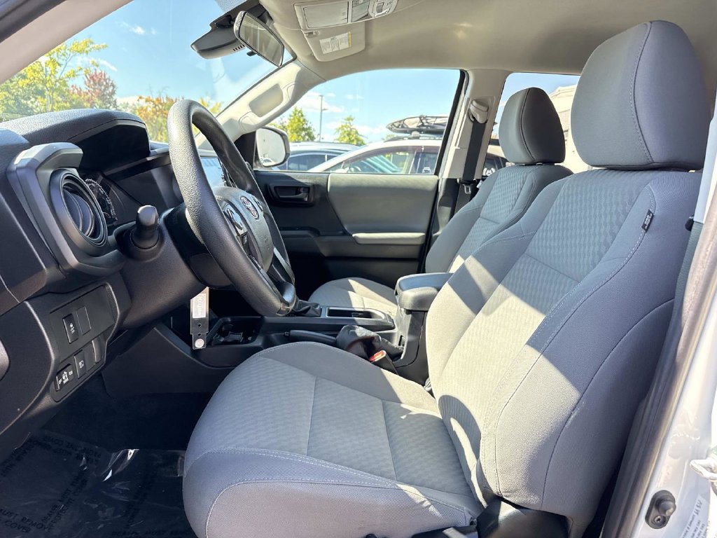 Used 2022 Toyota Tacoma SR AWD/4WD image 10