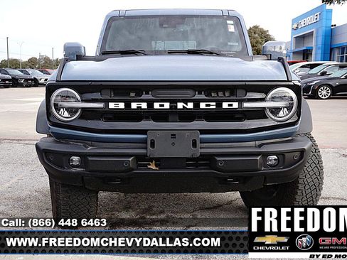 Used 2024 Ford Bronco Outer Banks image 3