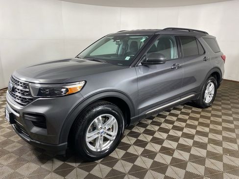 Used 2022 Ford Explorer XLT image 9