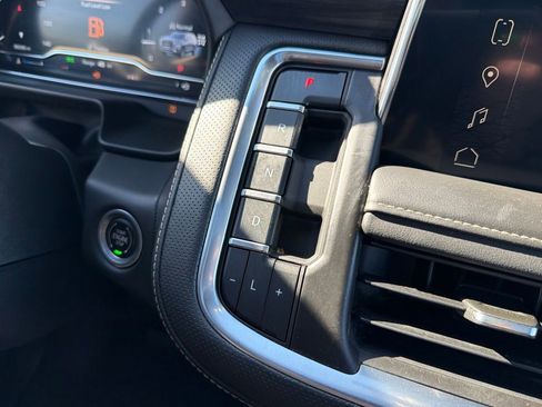 Used 2022 GMC Yukon SLT w/ SLT Premium Package AWD/4WD image 21