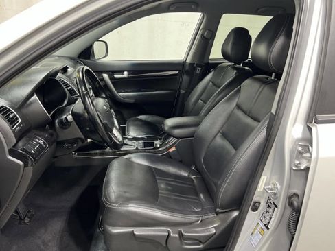 Used 2015 Kia Sorento LX image 6