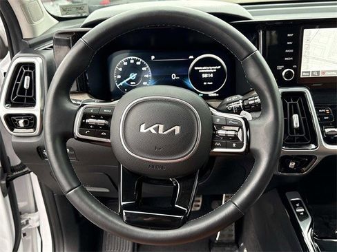 Used 2023 Kia Sorento SX Prestige image 19
