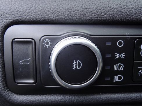 Used 2023 Ford Explorer Limited w/ Limited Technology Package image 14