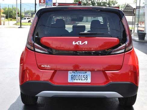 Used 2024 Kia Soul LX w/ Option Group 015 FWD image 6