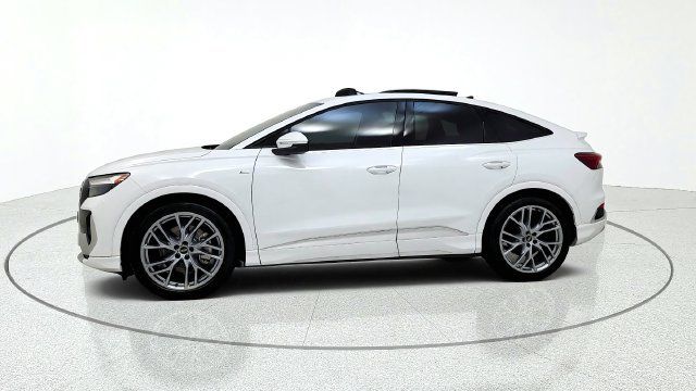 Used 2025 Audi Q4 e-tron Premium Plus w/ Premium Plus AWD/4WD image 4