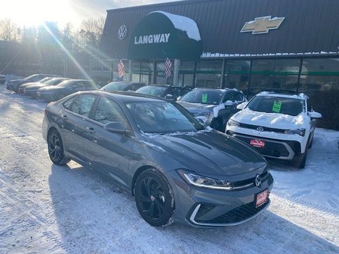 New 2025 Volkswagen Jetta SE image 1