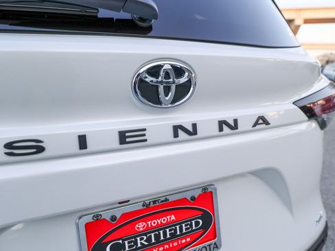 Certified 2026 Toyota Sienna XLE FWD image 14