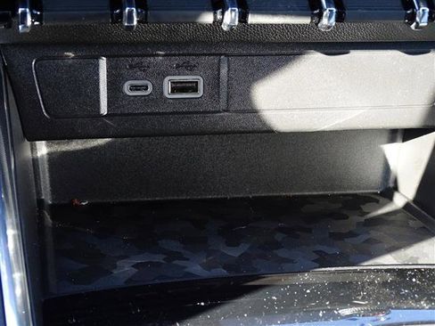 Used 2025 GMC Canyon Elevation image 10