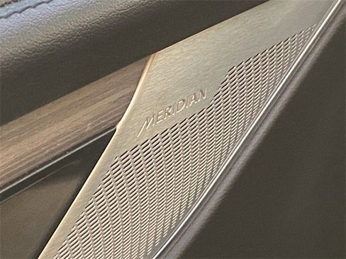 Used 2021 Jaguar F-PACE image 13