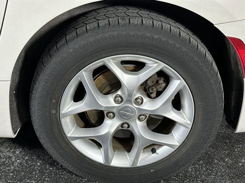 Used 2020 Chrysler Pacifica Touring-L w/ Tire & Wheel Group image 10