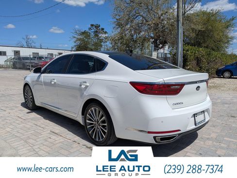 Used 2017 Kia Cadenza Premium w/ Luxury Package image 5