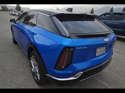 Used 2025 Cadillac Optiq Luxury 1 image 5