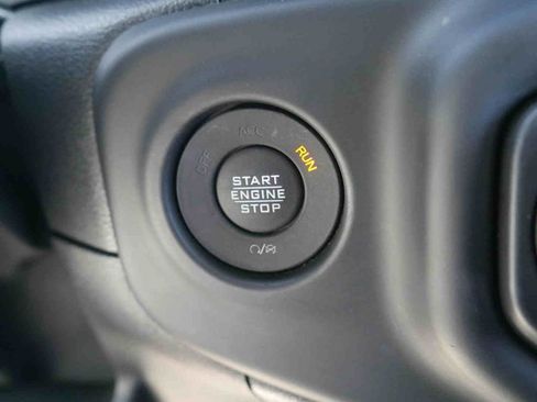 Used 2023 Jeep Wrangler Unlimited Sahara AWD/4WD image 31