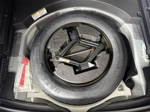 Certified 2025 Toyota RAV4 LE image 35