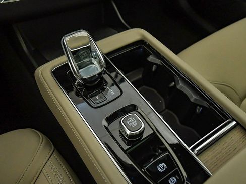 Certified 2026 Volvo XC90 B6 Plus w/ Protection Package AWD/4WD image 27