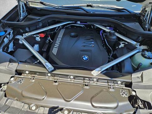 New 2027 BMW X7 xDrive40i w/ M Sport Package AWD/4WD image 16